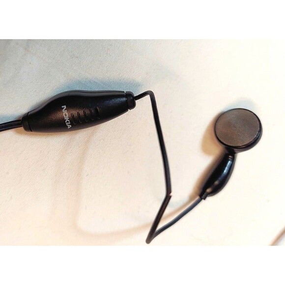 NOKIA Hands Free Ear Bud Wired Earphone OEM with Microphone HDC-9P and buttons - Picture 4 of 6
